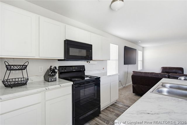 913 Sapphire Stone Lane, Hope Mills, NC 28348