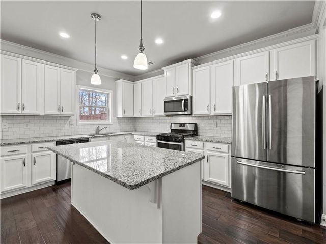 146 Morris Creek Drive, Hoschton, GA 30548