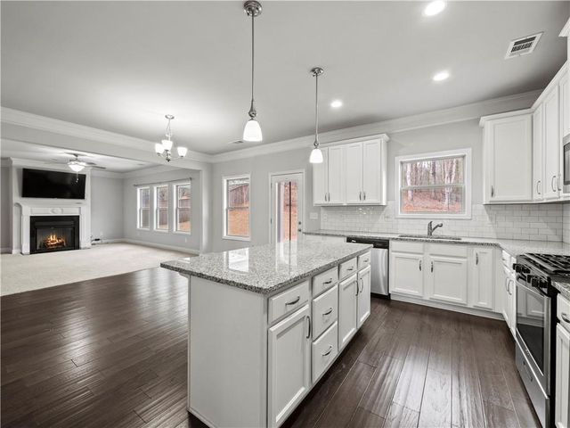 146 Morris Creek Drive, Hoschton, GA 30548