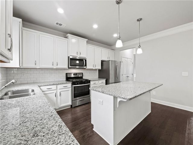 146 Morris Creek Drive, Hoschton, GA 30548