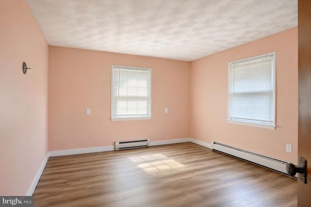 1884 DUBS CHURCH RD, Hanover, PA 17331