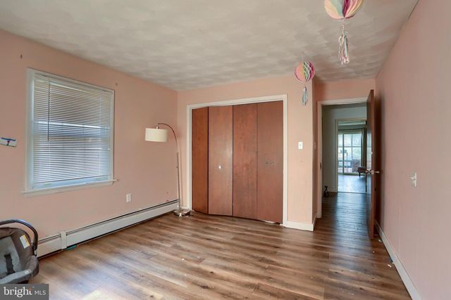 1884 DUBS CHURCH RD, Hanover, PA 17331