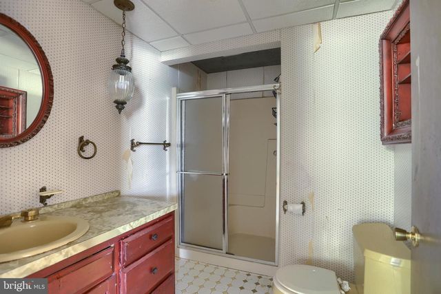 1884 DUBS CHURCH RD, Hanover, PA 17331