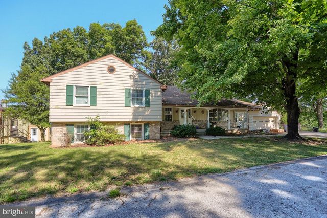 1884 DUBS CHURCH RD, Hanover, PA 17331