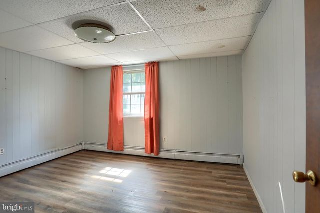 1884 DUBS CHURCH RD, Hanover, PA 17331