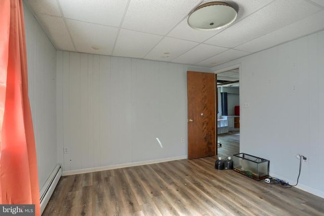 1884 DUBS CHURCH RD, Hanover, PA 17331