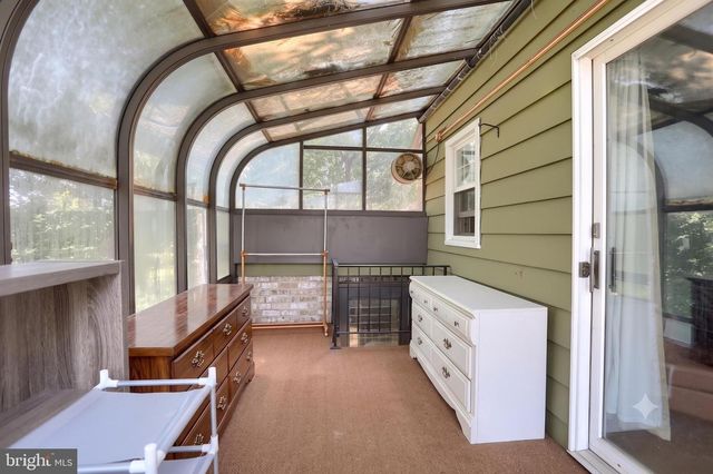 1884 DUBS CHURCH RD, Hanover, PA 17331