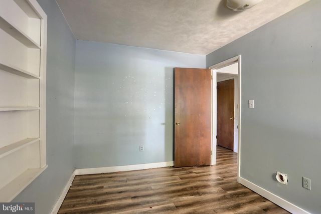 1884 DUBS CHURCH RD, Hanover, PA 17331