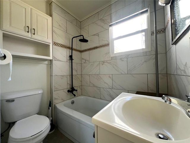 801 N Osage Street, Independence, MO 64050