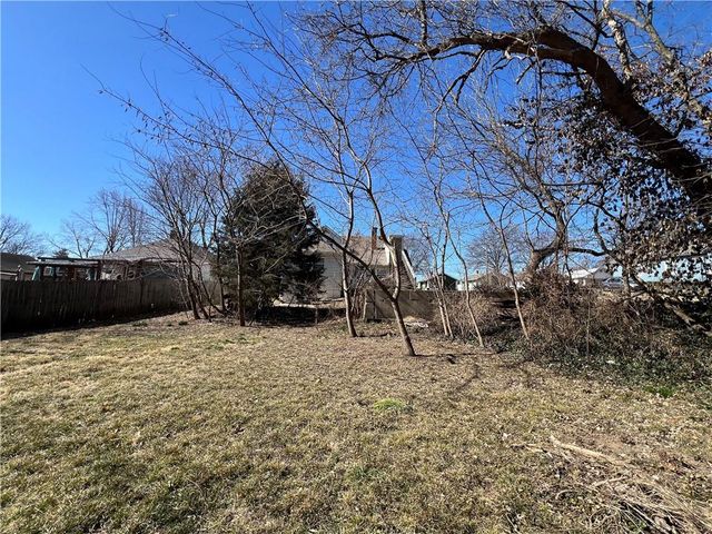 801 N Osage Street, Independence, MO 64050