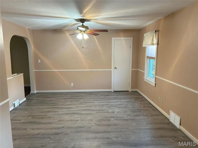 1207 Douglas Street, Godfrey, IL 62002