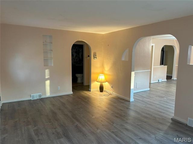 1207 Douglas Street, Godfrey, IL 62002