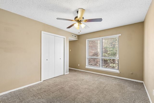 1806 Lakecrest Court, Carrollton, TX 75006