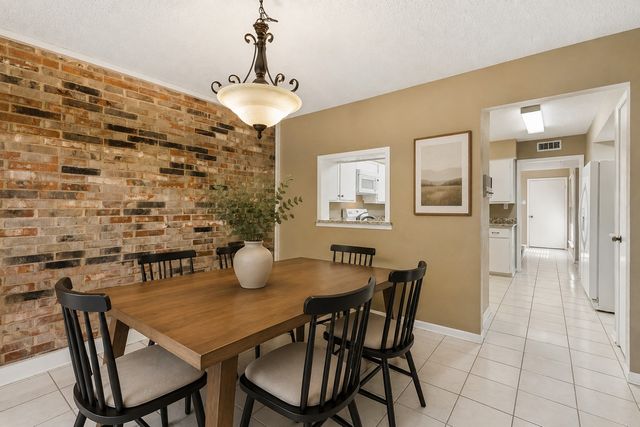 1806 Lakecrest Court, Carrollton, TX 75006
