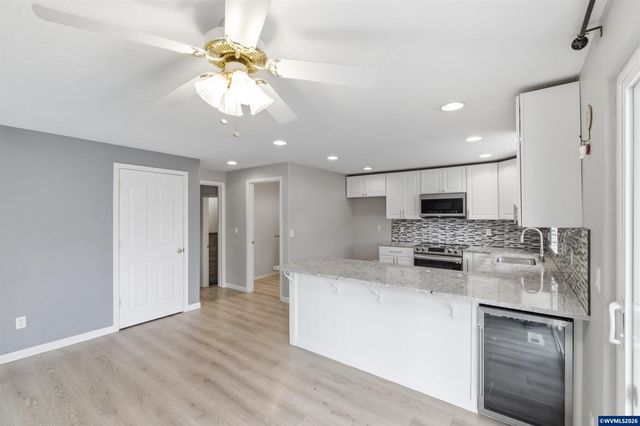 1586 Cherrybloom Ct SE, Salem, OR 97317