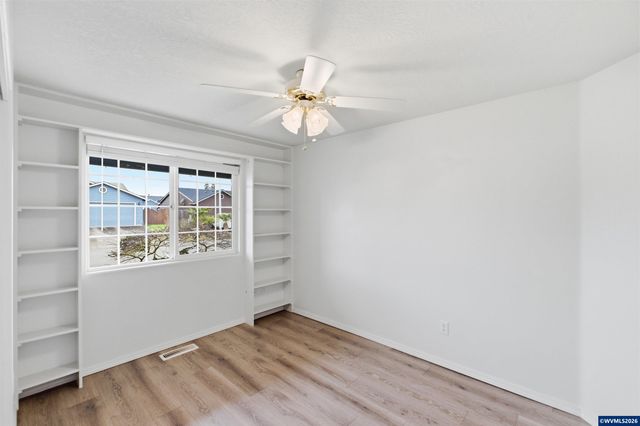 1586 Cherrybloom Ct SE, Salem, OR 97317