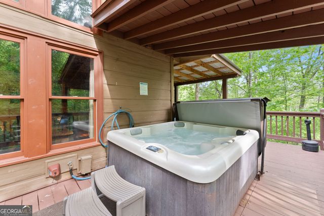 53 Elm Ridge Drive, Cleveland, GA 30528