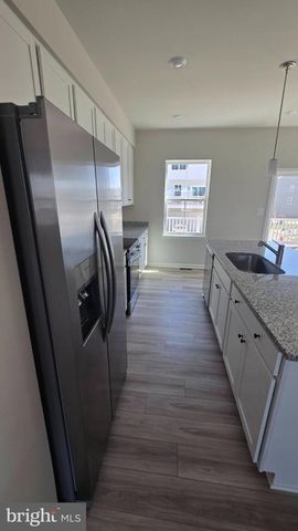 1230 RED CLOVER LN, Ranson, WV 25438