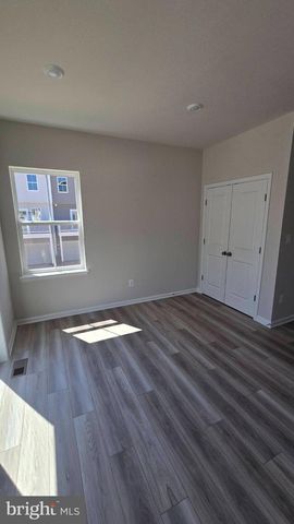 1230 RED CLOVER LN, Ranson, WV 25438