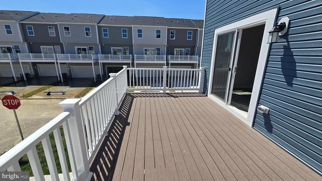 1230 RED CLOVER LN, Ranson, WV 25438