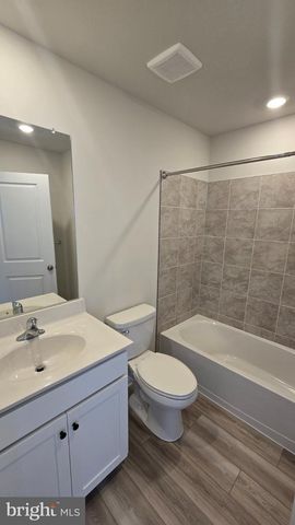 1230 RED CLOVER LN, Ranson, WV 25438