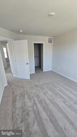 1230 RED CLOVER LN, Ranson, WV 25438