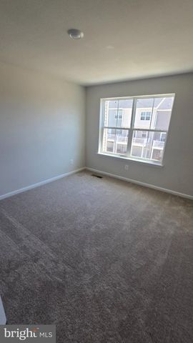 1230 RED CLOVER LN, Ranson, WV 25438