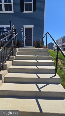 1230 RED CLOVER LN, Ranson, WV 25438
