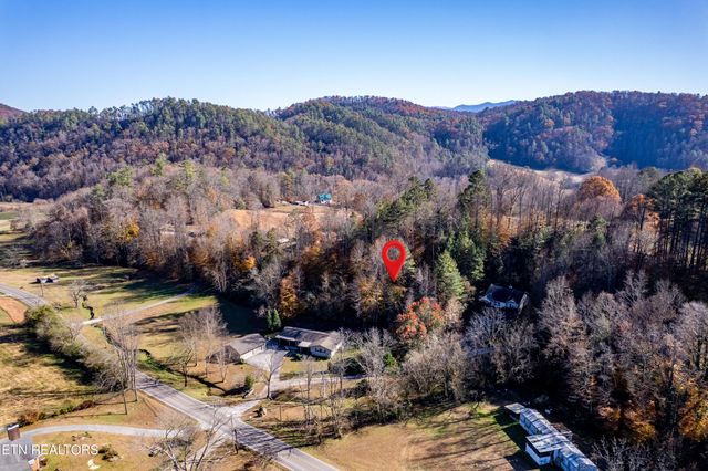 W Millers Cove Rd, Walland, TN 37886