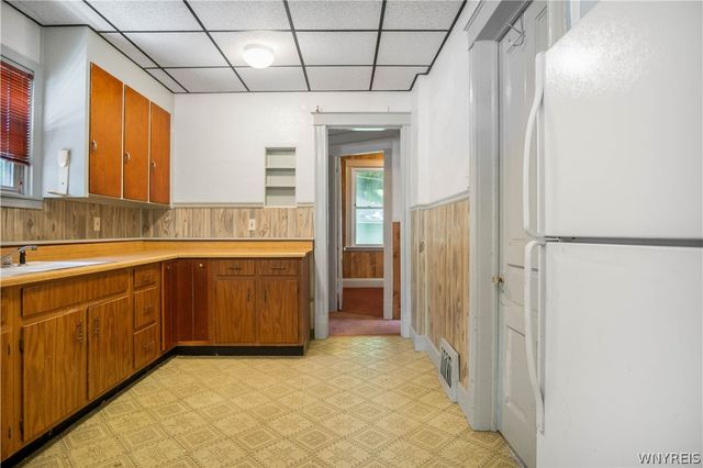 1860 Linwood Avenue, Niagara Falls, NY 14305