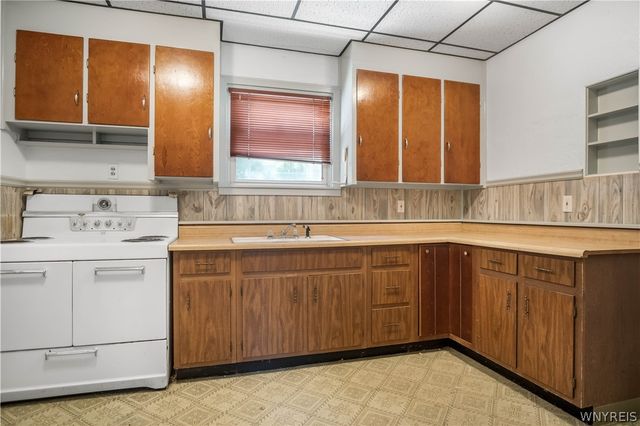 1860 Linwood Avenue, Niagara Falls, NY 14305
