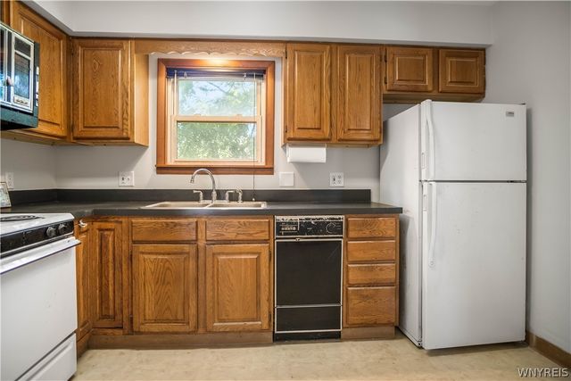 1860 Linwood Avenue, Niagara Falls, NY 14305