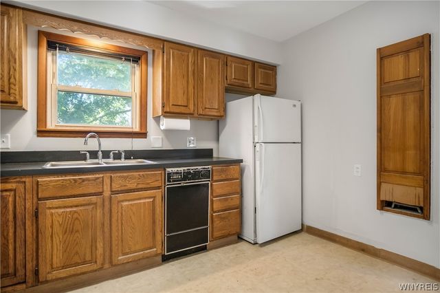1860 Linwood Avenue, Niagara Falls, NY 14305
