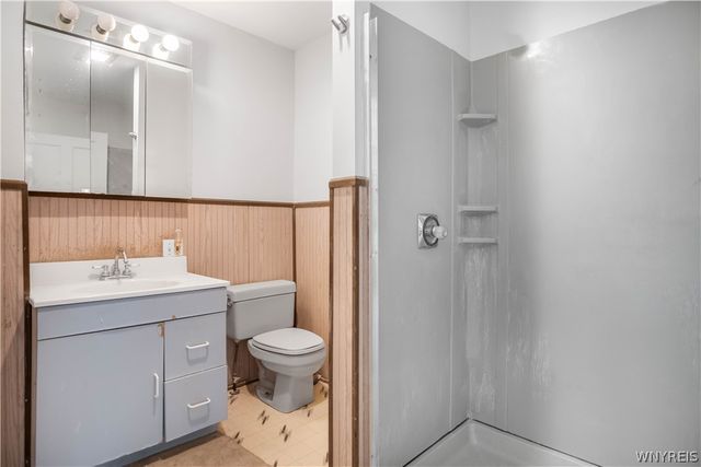 1860 Linwood Avenue, Niagara Falls, NY 14305