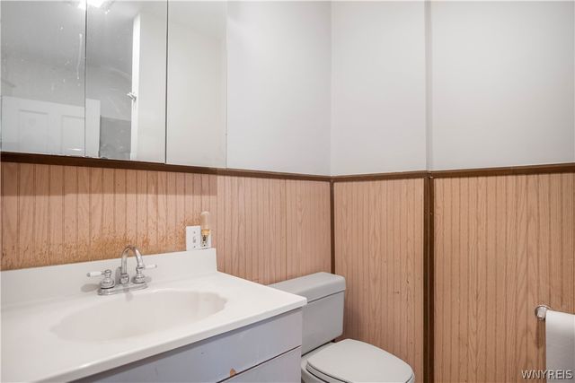 1860 Linwood Avenue, Niagara Falls, NY 14305