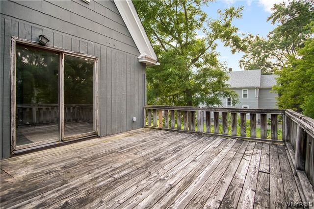 1860 Linwood Avenue, Niagara Falls, NY 14305