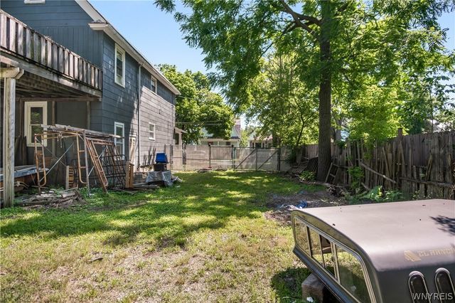 1860 Linwood Avenue, Niagara Falls, NY 14305