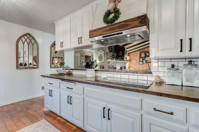 2420 N 2nd Street, Tahoka, TX 79373