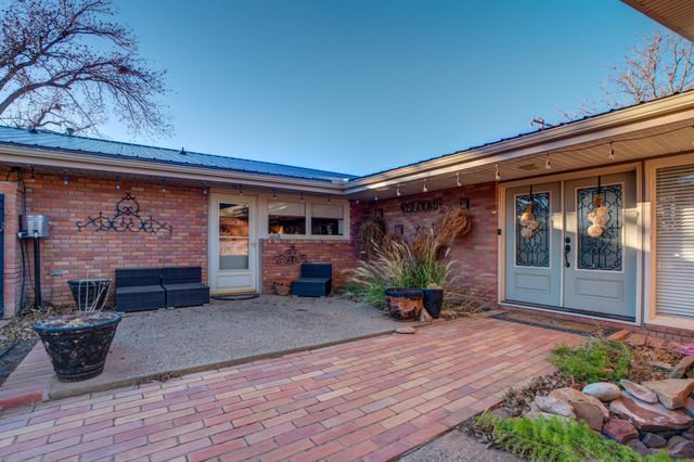 2420 N 2nd Street, Tahoka, TX 79373