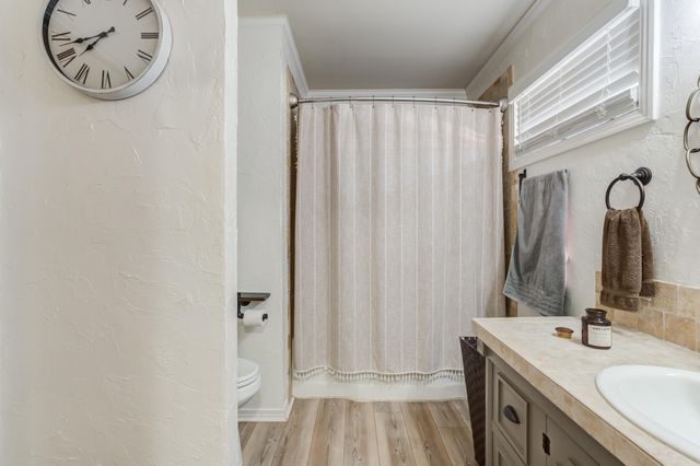 2420 N 2nd Street, Tahoka, TX 79373