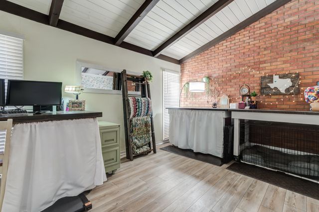 2420 N 2nd Street, Tahoka, TX 79373