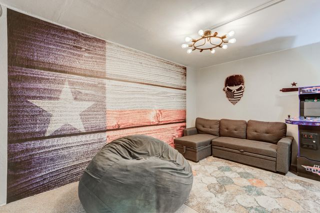 2420 N 2nd Street, Tahoka, TX 79373