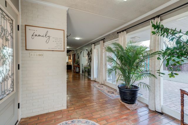 2420 N 2nd Street, Tahoka, TX 79373