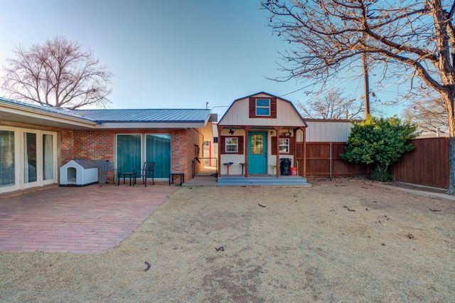 2420 N 2nd Street, Tahoka, TX 79373