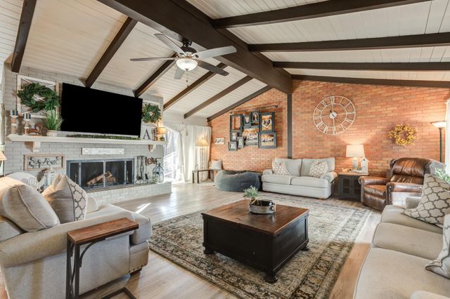 2420 N 2nd Street, Tahoka, TX 79373