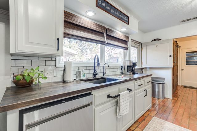 2420 N 2nd Street, Tahoka, TX 79373