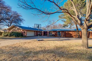 2420 N 2nd Street, Tahoka, TX 79373