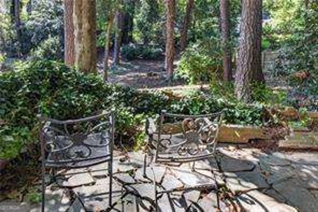 2552 Ridgewood Terrace NW, Atlanta, GA 30318 — photo 4