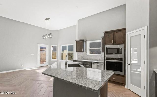 3892 Surmise Street, El Paso, TX 79938