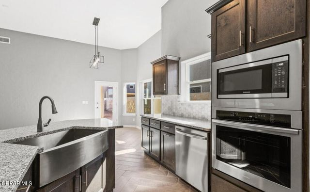 3892 Surmise Street, El Paso, TX 79938